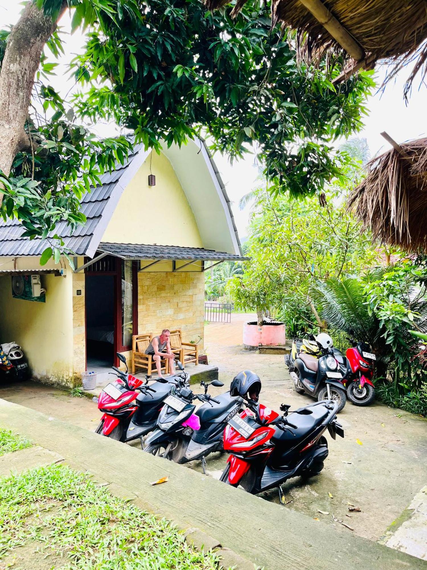 Roy Homestay Kuta Kuta  Buitenkant foto