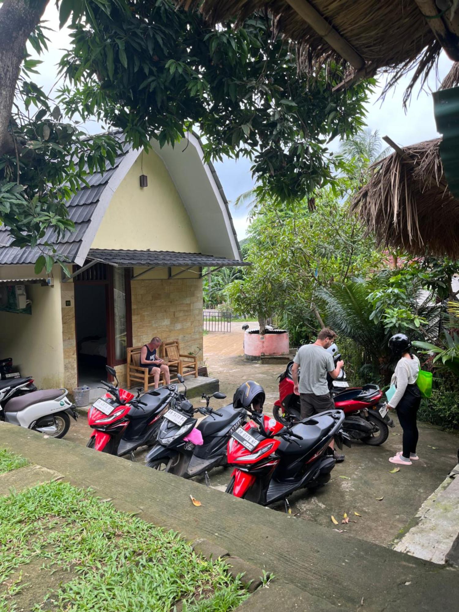 Roy Homestay Kuta Kuta  Buitenkant foto
