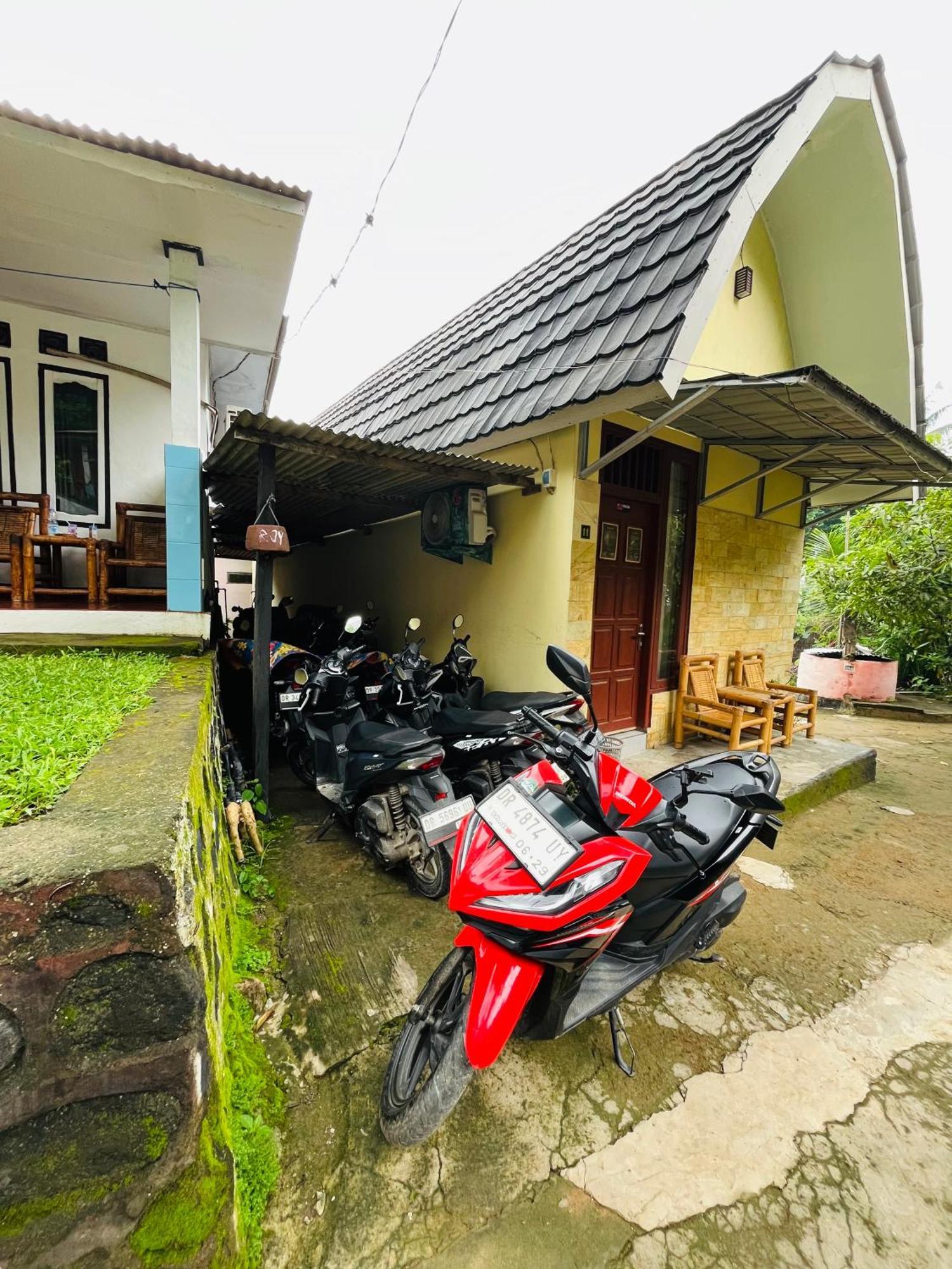 Roy Homestay Kuta Kuta  Buitenkant foto